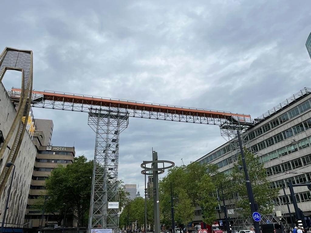 Rooftop walk te Rotterdam